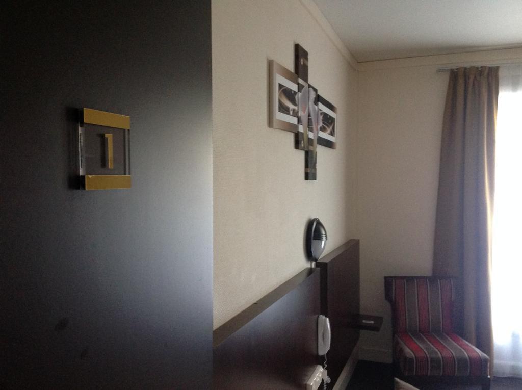 Hotel De La Paix Caen Bilik gambar